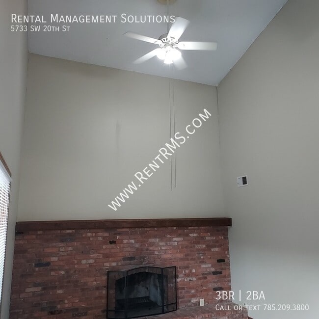 Building Photo - 5733 SW 20th St