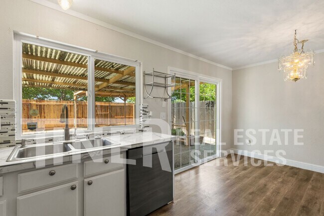 Building Photo - 3525 Cattle Dr