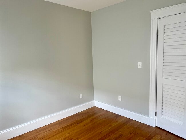 Building Photo - 25 Seymour St