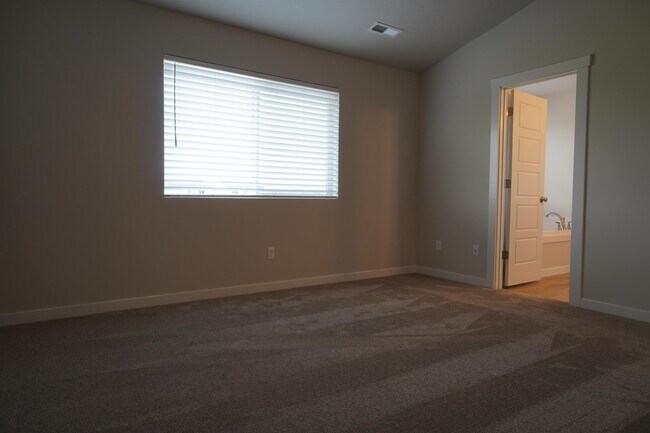 Building Photo - 5051 W Ladle Rapids St