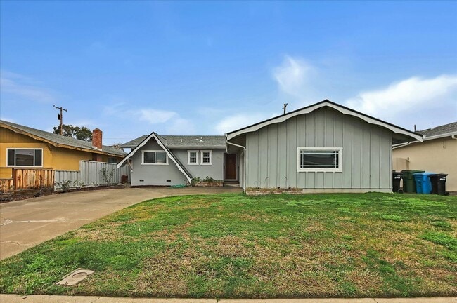 Primary Photo - Santa Clara Home near Apple, Kaiser and Ma...