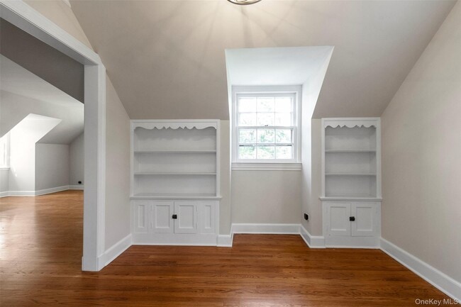 Building Photo - 47 Brookfield Pl