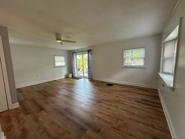 Building Photo - 50 Clear Lake Manor Rd