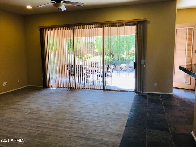 Building Photo - 10453 E Pine Valley Dr