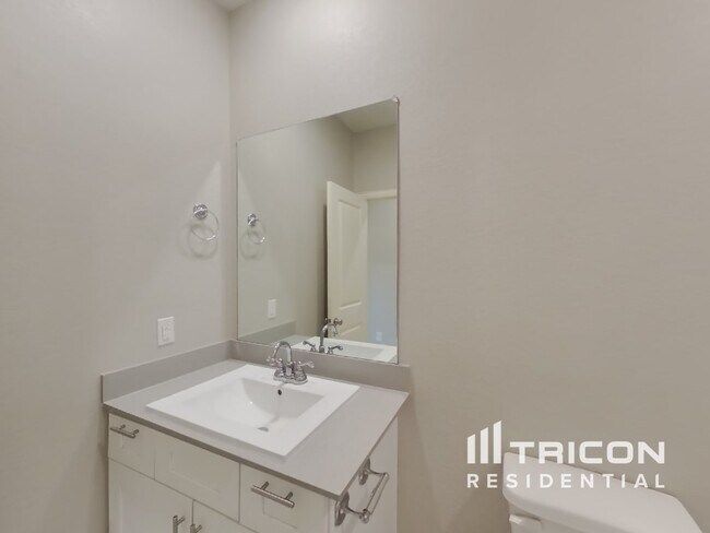 Building Photo - 4240 Calla Dr