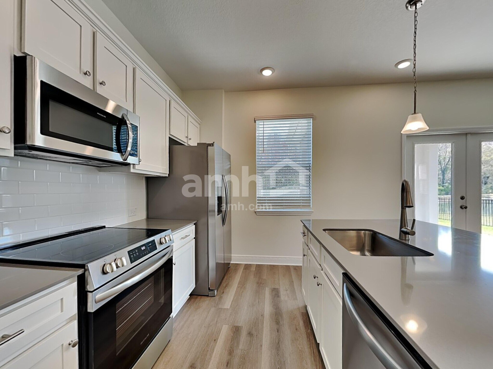 Building Photo - 27067 St Andrews Ave