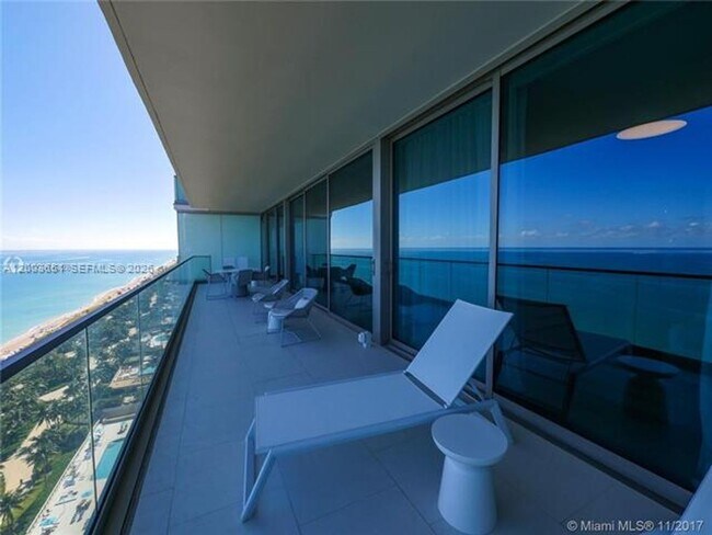 Building Photo - 10201 Collins Ave