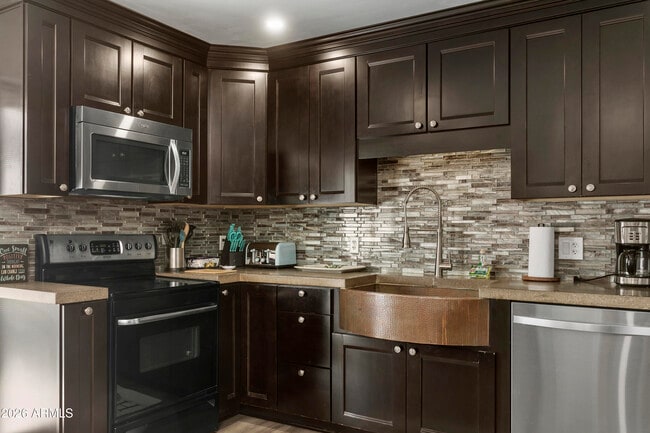 Building Photo - 7901 E Loma Land Dr