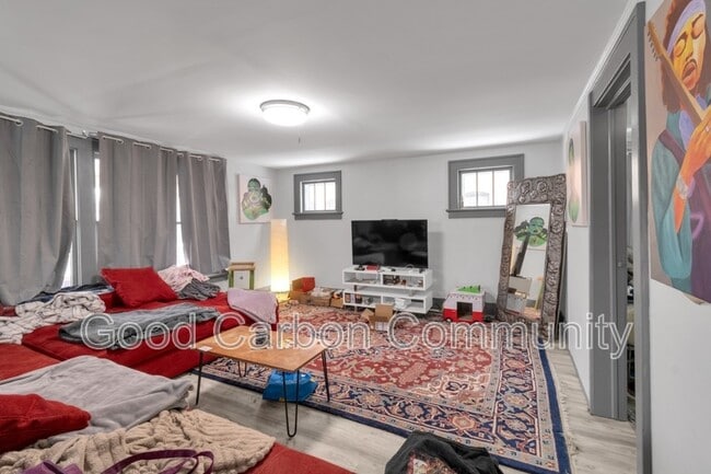 Building Photo - 36 Water St