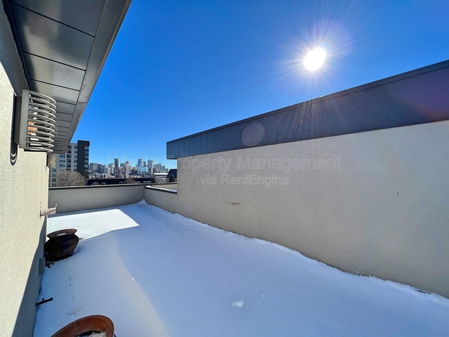 Building Photo - 2403 Bryant St