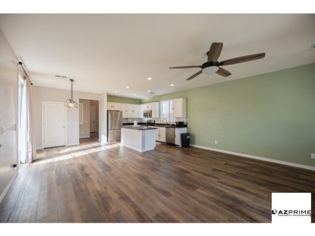 Building Photo - Stunning 3/2.5 Gilbert House in Lyon's Gate!