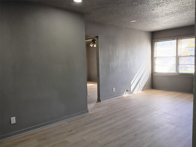 Building Photo - 5617 Malmedy Rd