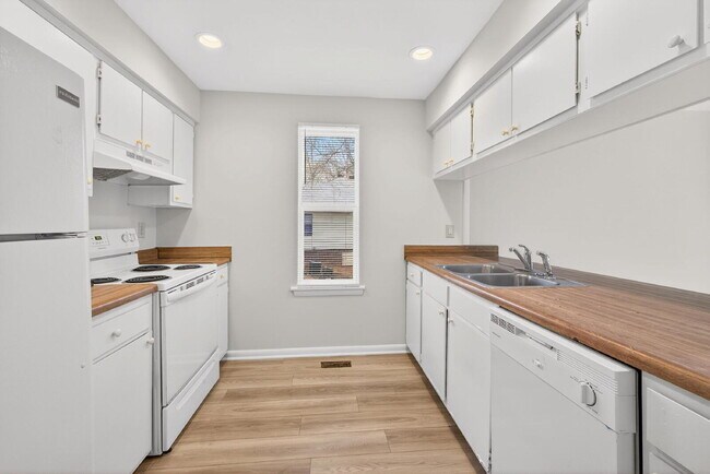 Building Photo - 5367 Wayne St