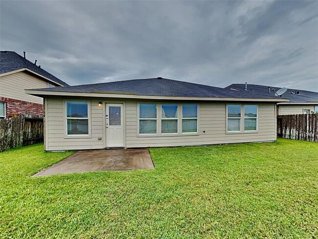 Building Photo - 26 Mira Loma Dr