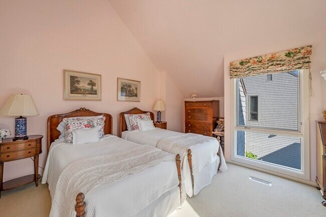 Building Photo - 9 Skinners Path