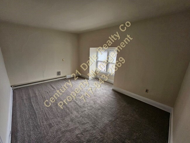 Building Photo - Princess W Street 1294