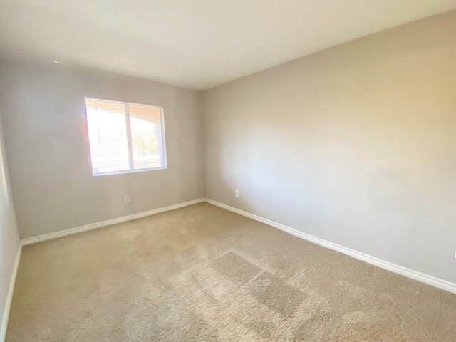 Building Photo - 7885 W Flamingo Rd