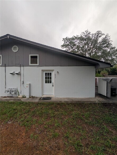 Building Photo - 803 NW 40 Ave
