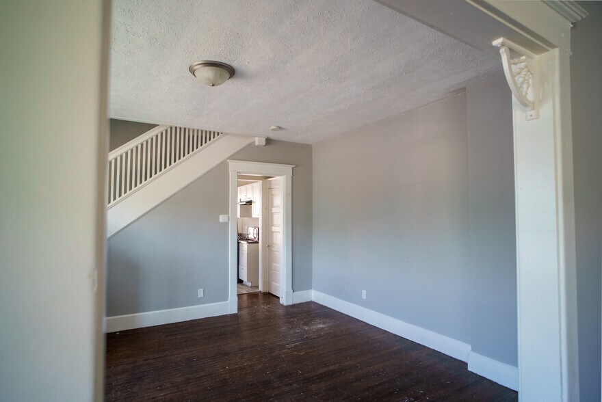 Dining room - 1920 E Washington St