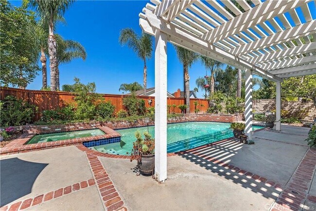 Building Photo - 28371 La Falda