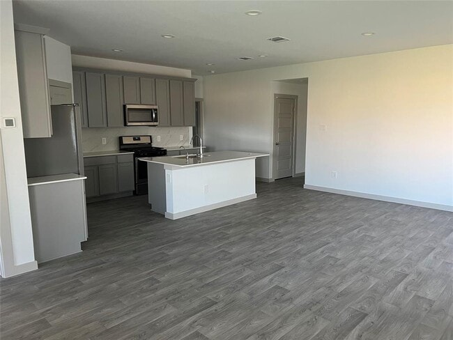 Building Photo - 7919 Cattleman Vly Dr