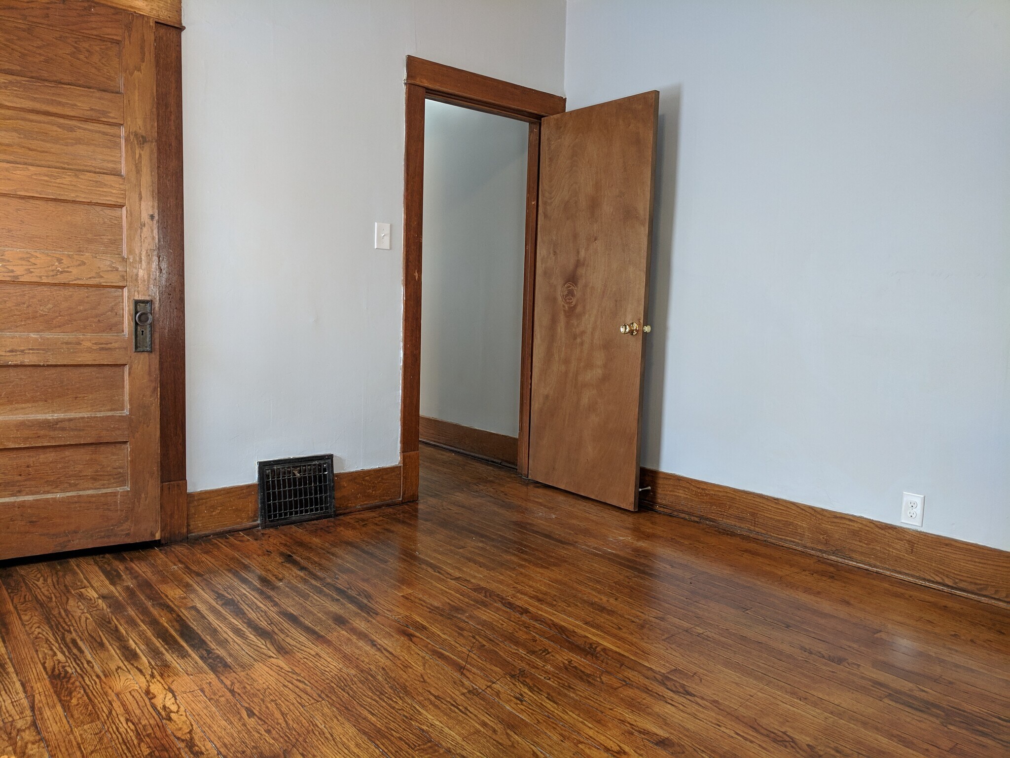 Building Photo - 1225 S 13th St