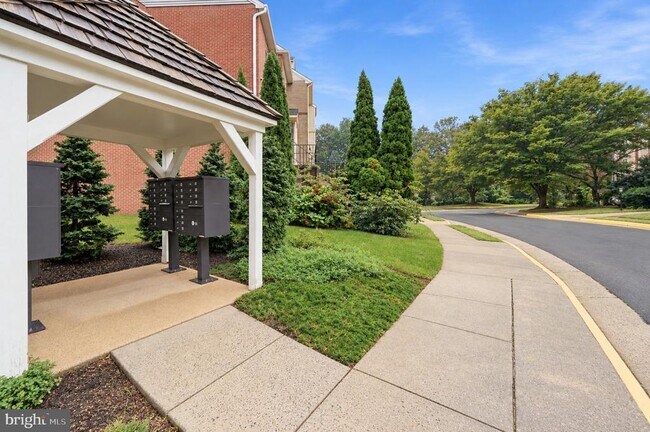 Building Photo - 3968 Clares Ct