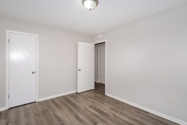 Building Photo - 2106 Charles Bryan Rd