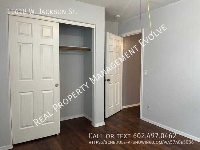 Building Photo - Lovely Avondale Home!
