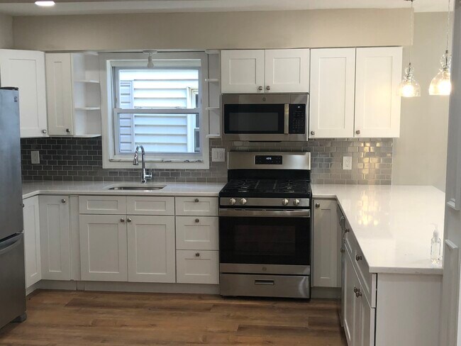 Building Photo - 227 Tuscan Rd