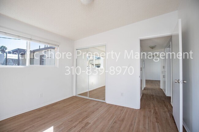 Building Photo - 24 27th Pl