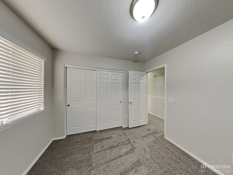 Building Photo - 1492 E Stirrup Ln