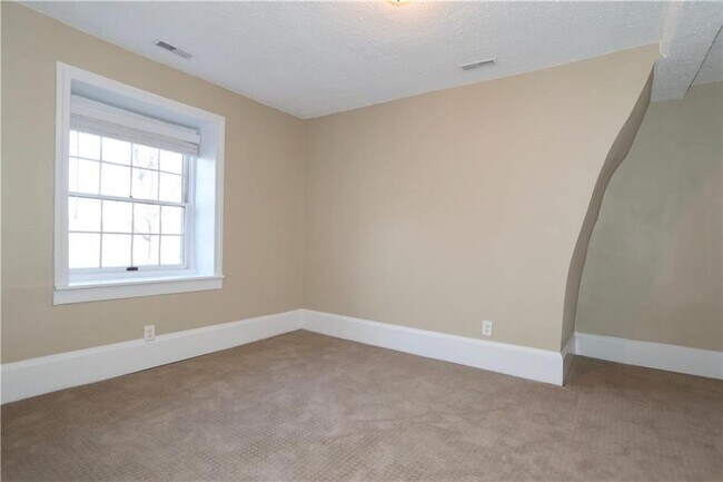 Building Photo - 4355 Old Bethlehem Pike