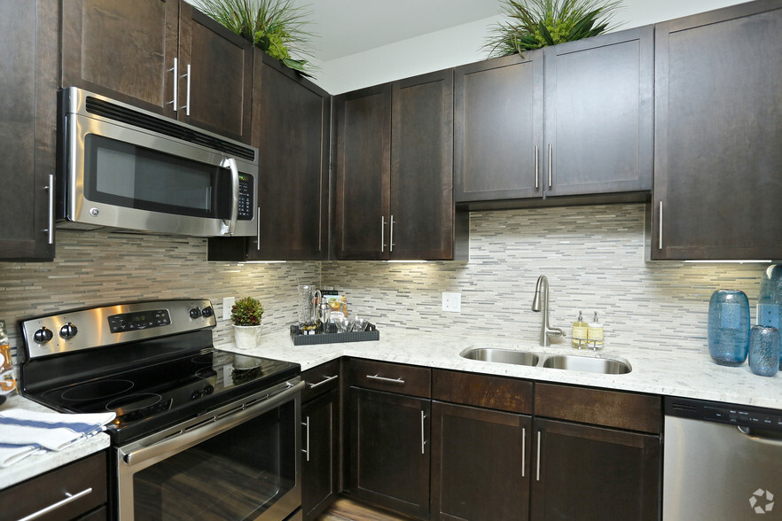 Kitchen - 3800 Main