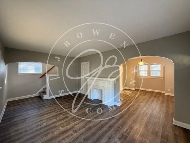 Building Photo - 2037 Berdan Ave