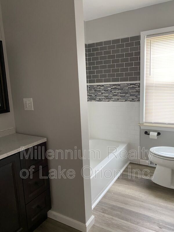 Building Photo - 636 Lebaron Ave