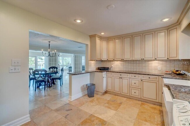 Building Photo - 809 Brightwaters Blvd NE