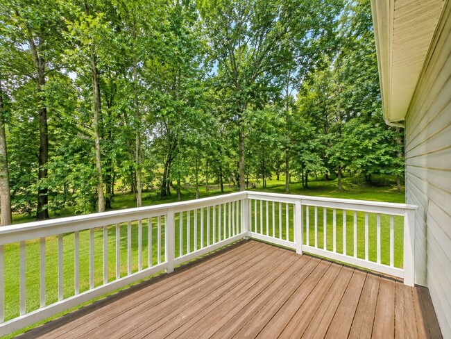 Building Photo - 802 Golfview Dr