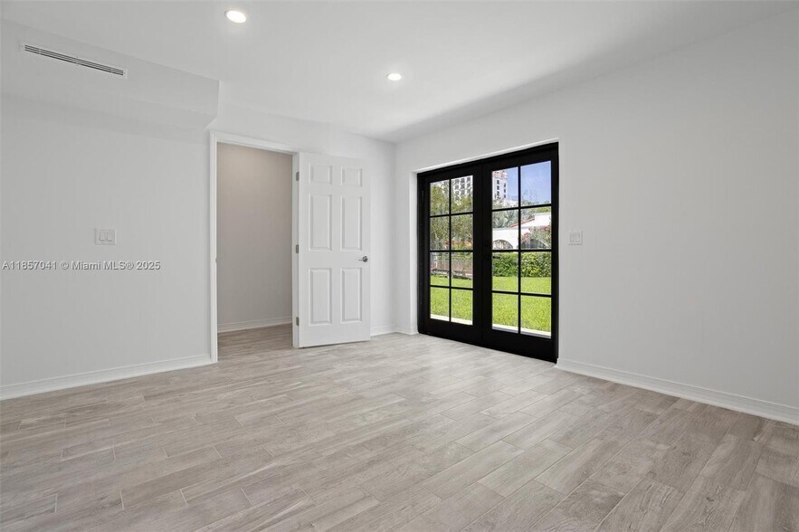 Building Photo - 434 Aragon Ave