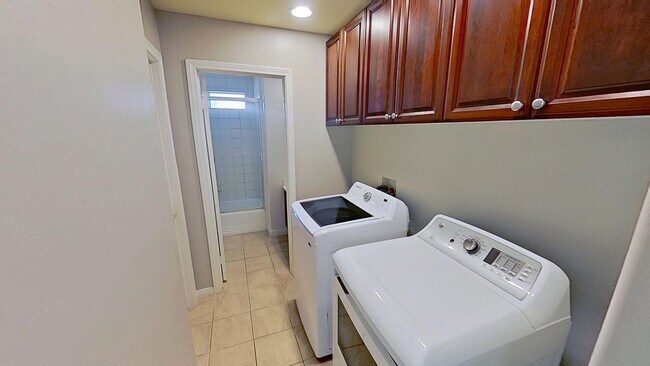 Building Photo - 7759 Jenna Dr