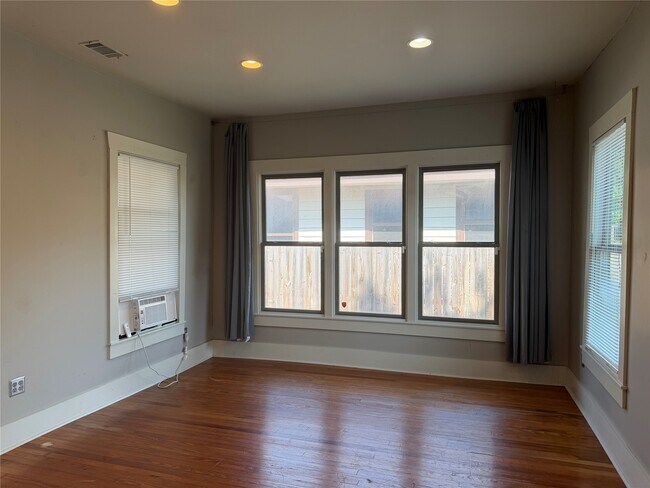 Building Photo - 4530 Walker St