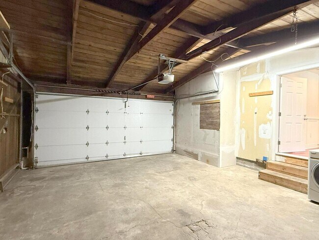 Building Photo - Sprawling Westside Walnut Creek Ranch Home...