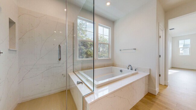 Building Photo - 2782 Sassy St