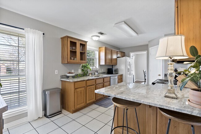 Building Photo - 1317 Baywood Ln