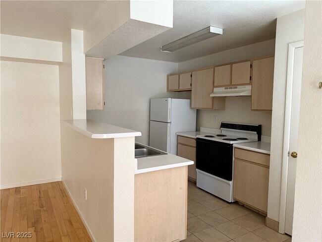 Building Photo - 8101 W Flamingo Rd