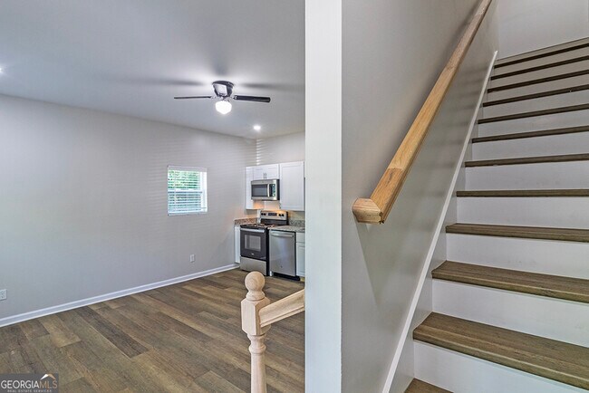 Building Photo - 3368 Kings Park Cir