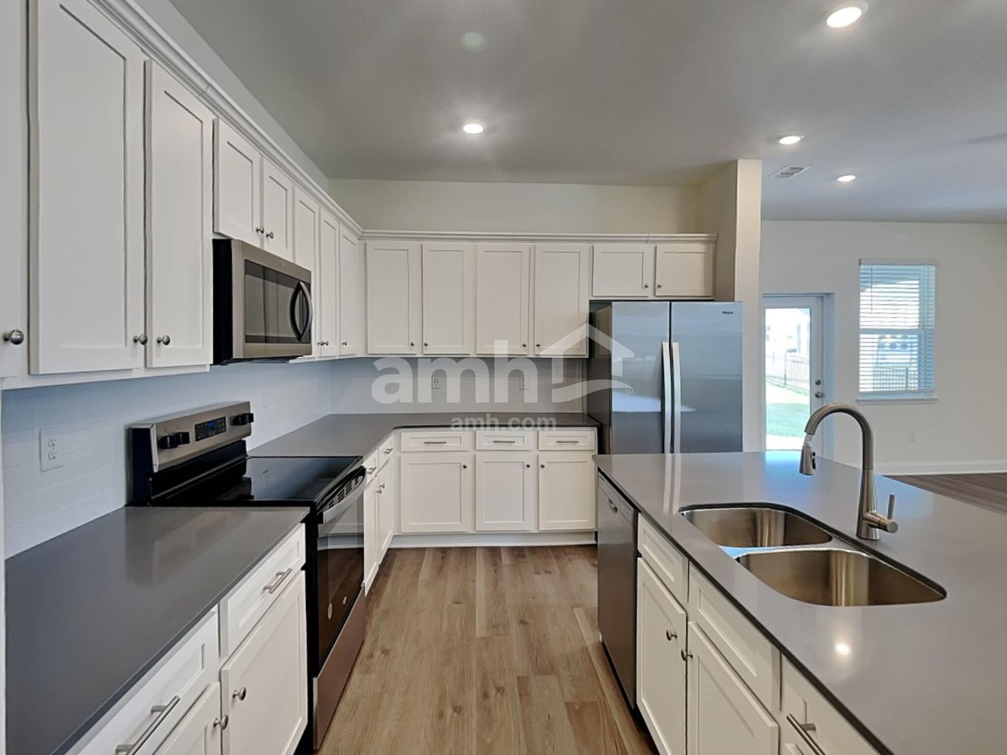 Building Photo - 3691 Lk Blf Lp