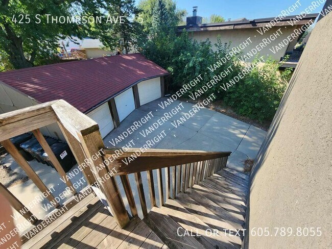Building Photo - 425 S Thompson Ave