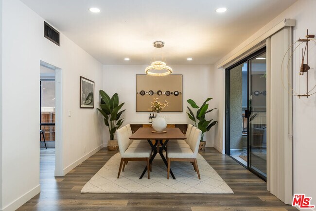 Building Photo - 1210 Kings Rd