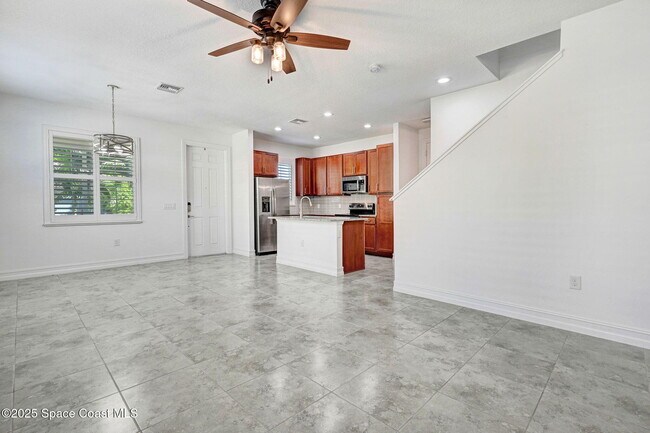 Building Photo - 1475 Isabella Dr